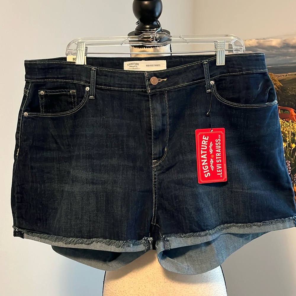 NWT Levi’s High Waist Shorts
